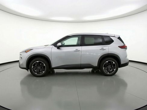 Used 2025 Nissan Rogue SV image 5