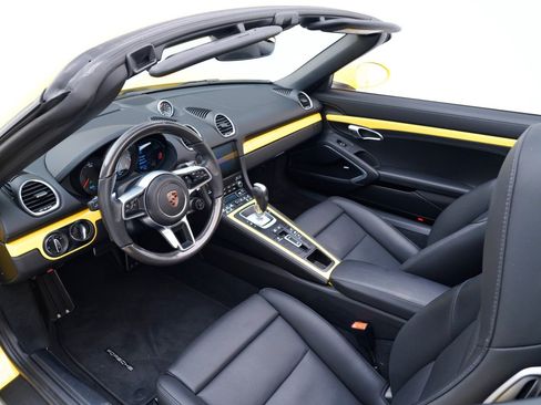 Used 2025 Porsche 718 Boxster S image 4