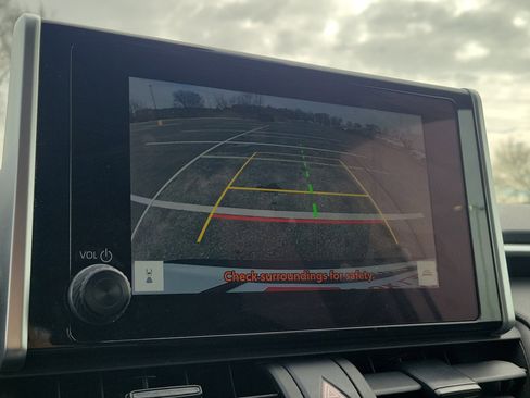 Used 2024 Toyota RAV4 LE image 28