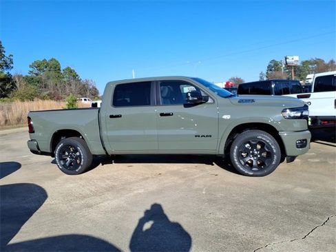 New 2026 RAM 1500 4x4 Crew Cab image 2