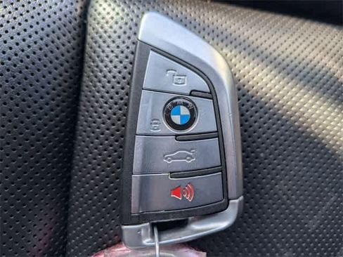 Used 2022 BMW M850i xDrive Convertible w/ Driving Assistance Package image 32