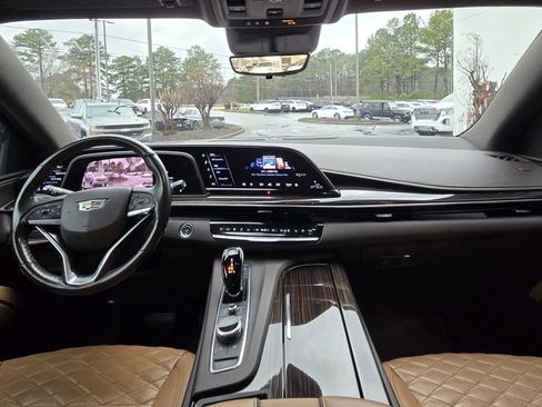 Used 2021 Cadillac Escalade Premium Luxury image 23