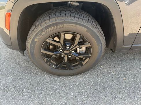 Certified 2025 Jeep Grand Cherokee L Altitude image 32