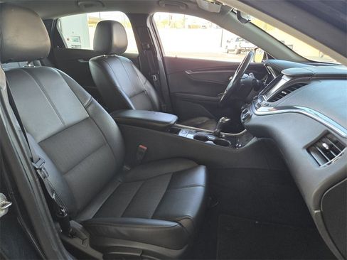 Used 2018 Chevrolet Impala LT image 20