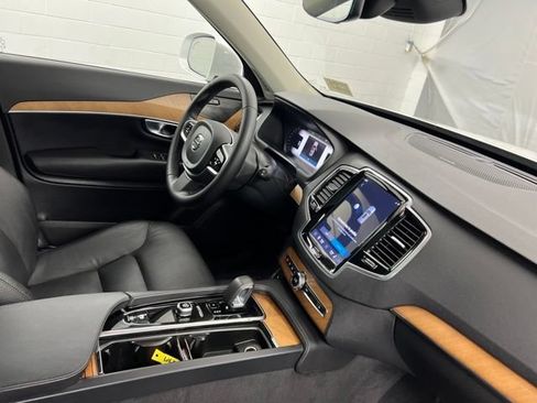 Used 2024 Volvo XC90 T8 Plus w/ Protection Package Premier AWD/4WD image 25