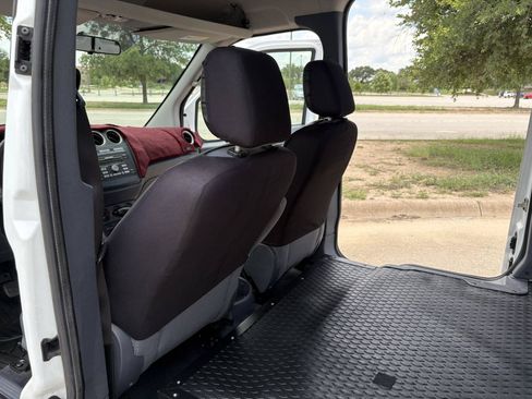 Used 2010 Ford Transit Connect XLT FWD image 21