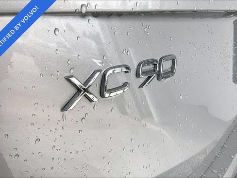 Used 2025 Volvo XC90 B6 Plus AWD/4WD image 39