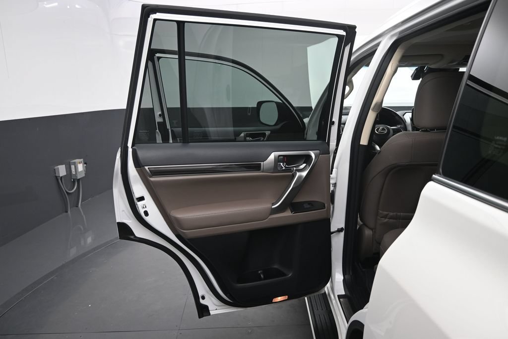 Used 2023 Lexus GX 460 Premium w/ Premium Package AWD/4WD image 24
