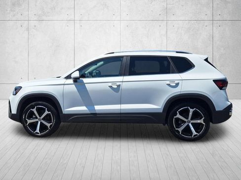 Used 2025 Volkswagen Taos SEL AWD/4WD image 8