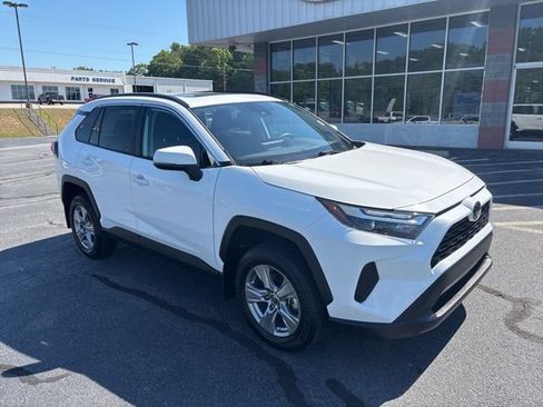 Used 2025 Toyota RAV4 XLE w/ Convenience Package FWD image 4