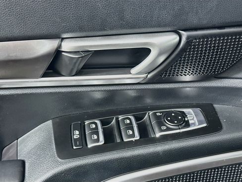 Used 2025 Kia Telluride S FWD image 15