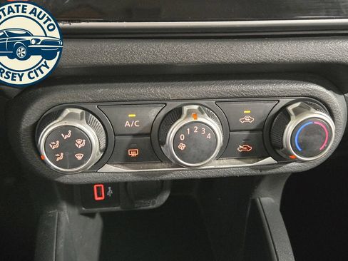 Used 2021 Nissan Versa S FWD image 15