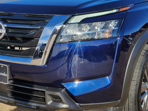 Used 2022 Nissan Pathfinder SV image 10