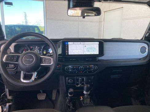 Used 2024 Jeep Wrangler Unlimited Sahara image 31