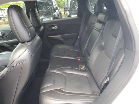Used 2019 Jeep Cherokee Limited AWD/4WD image 12