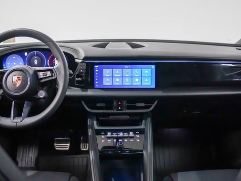 Used 2025 Porsche Macan 4S Electric image 22