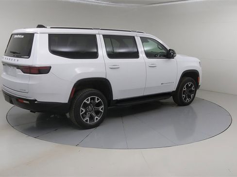 Used 2024 Jeep Wagoneer Series III image 15