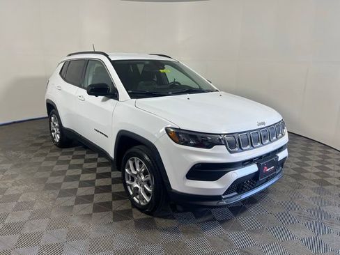 Used 2022 Jeep Compass Latitude AWD/4WD image 1