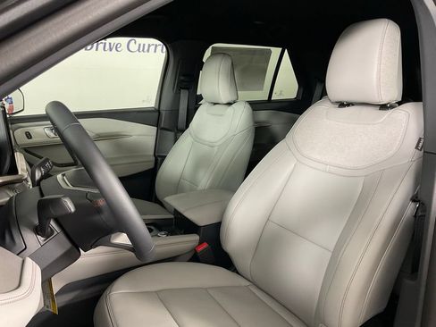 New 2027 Ford Explorer Active w/ Active Comfort Package RWD image 14