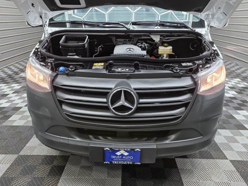 Used 2024 Mercedes-Benz Sprinter 4500 image 30