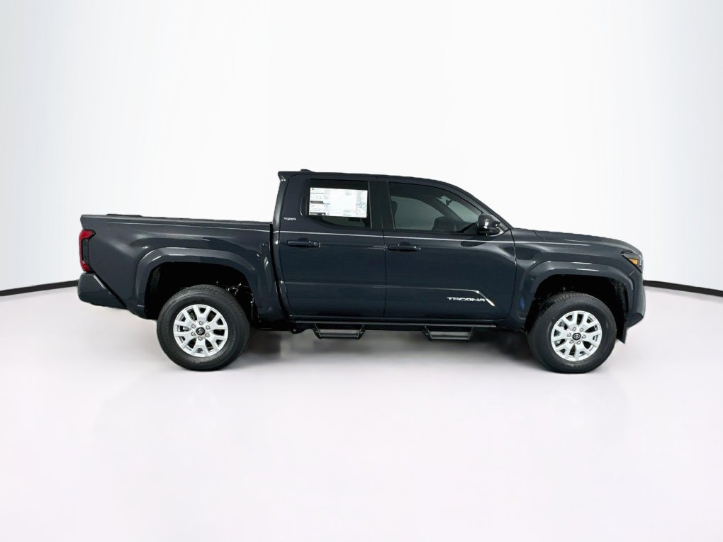 Used 2025 Toyota Tacoma SR5 AWD/4WD image 11