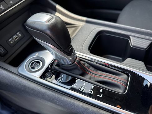 Certified 2025 Nissan Sentra SR FWD image 31
