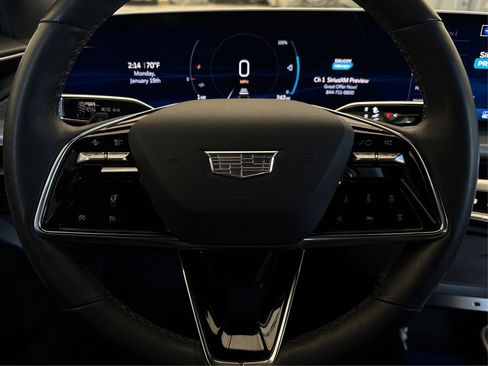 Used 2024 Cadillac Lyriq Luxury image 18