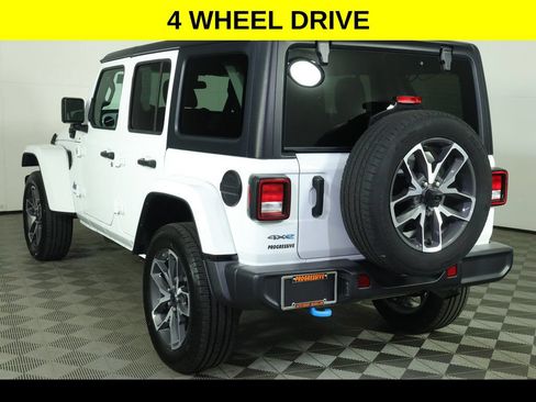 Used 2024 Jeep Wrangler Unlimited AWD/4WD image 4