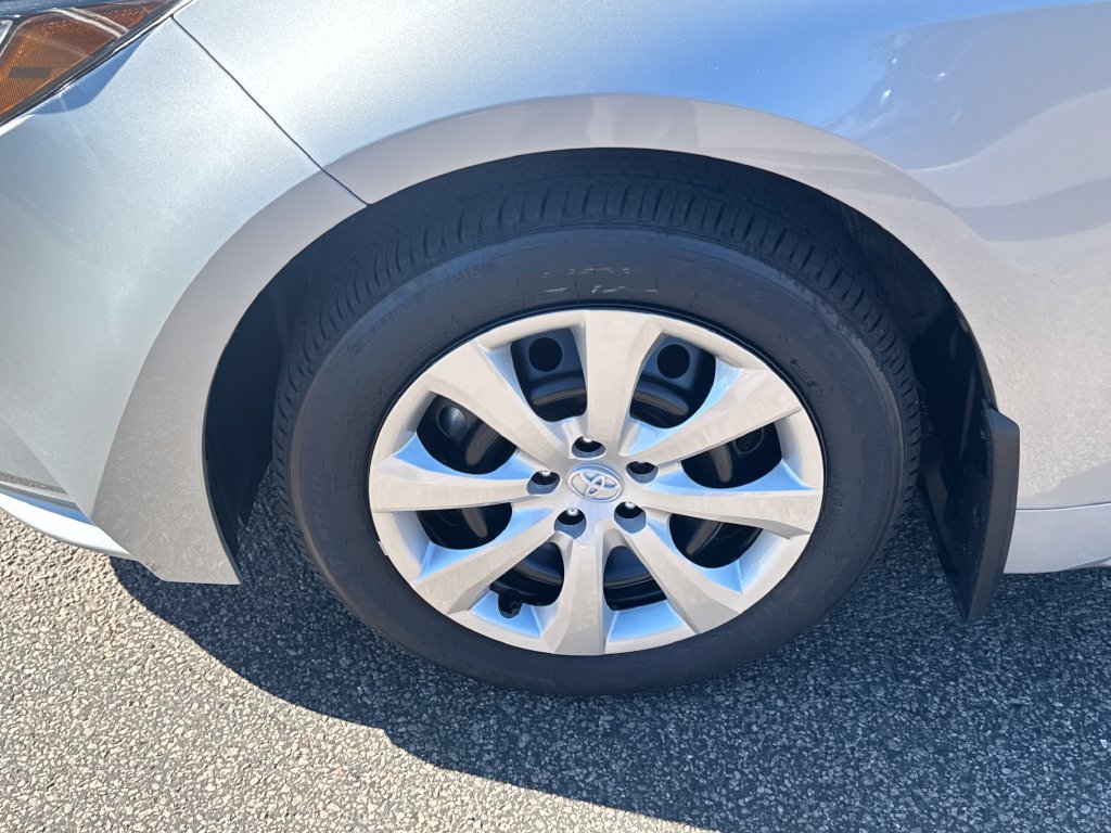 New 2027 Toyota Corolla LE FWD image 31