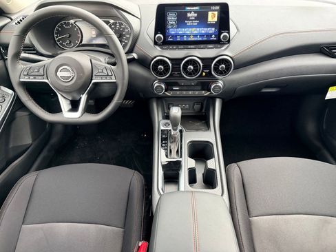 New 2025 Nissan Sentra SR image 4