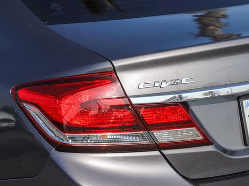 Used 2015 Honda Civic EX image 9