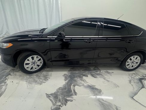 Used 2019 Ford Fusion S FWD image 5