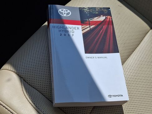 Used 2017 Toyota Highlander Limited Platinum AWD/4WD image 27