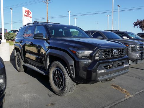 Used 2025 Toyota 4Runner TRD Off-Road AWD/4WD image 2