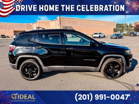 Used 2018 Jeep Compass Latitude w/ Popular Equipment Group AWD/4WD image 8