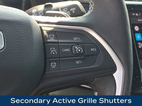 Used 2025 Jeep Grand Cherokee Laredo X w/ Luxury Tech Group I AWD/4WD image 8