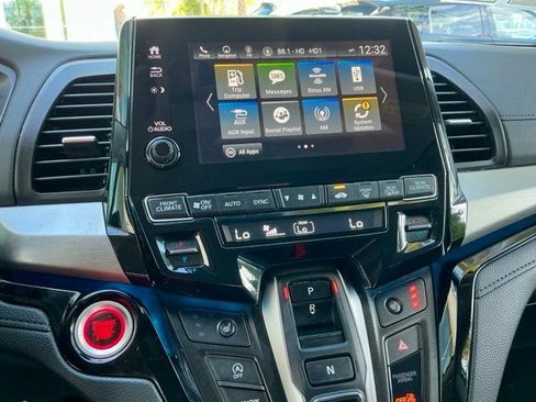 Certified 2022 Honda Odyssey Touring image 36