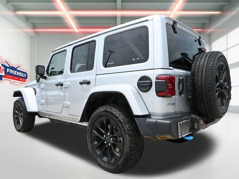 Used 2024 Jeep Wrangler Unlimited Sahara AWD/4WD image 2