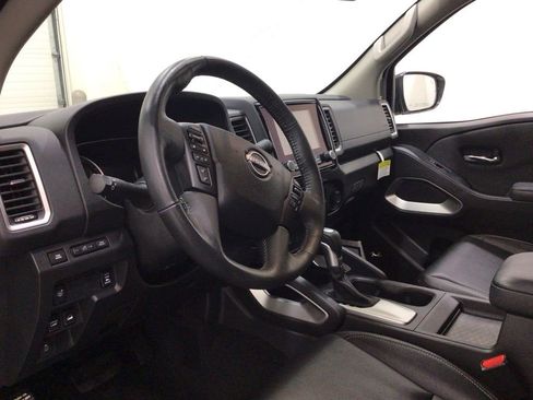 Used 2024 Nissan Frontier SL w/ Technology Package image 10