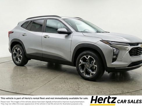 Used 2025 Chevrolet Trax LT w/ LT Convenience Package image 1