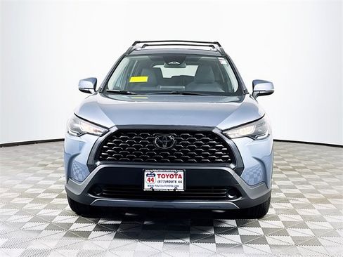 Used 2024 Toyota Corolla Cross LE image 11