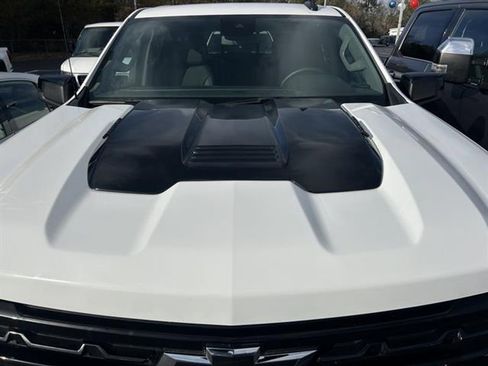 Used 2025 Chevrolet Silverado 1500 LT Trail Boss w/ Convenience Package II image 4