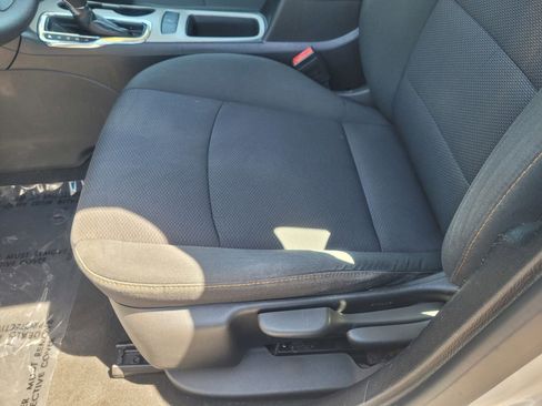Used 2017 Chevrolet Cruze LS FWD image 27