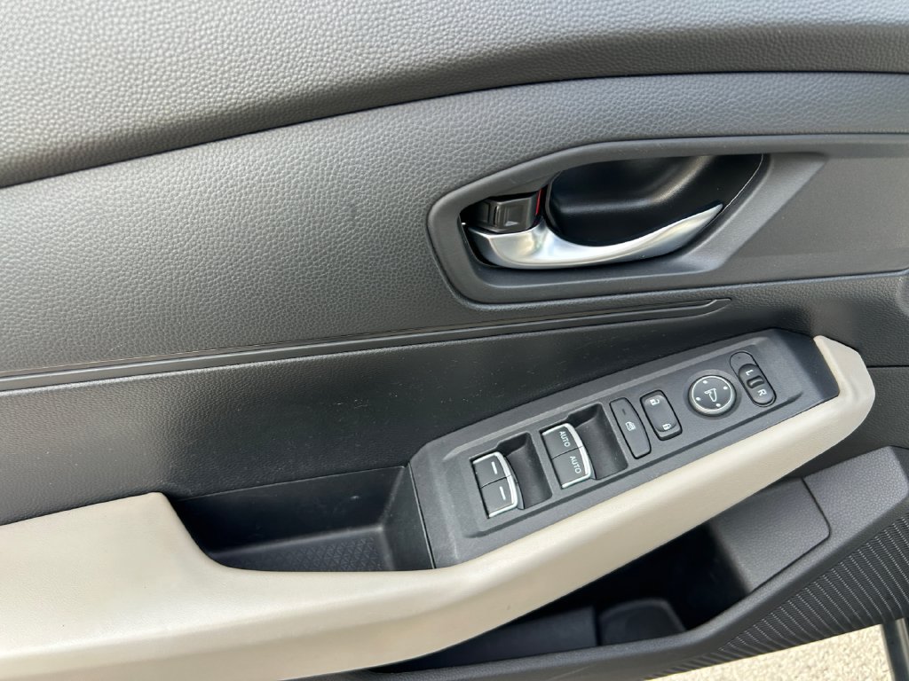 Used 2023 Honda Accord LX image 28