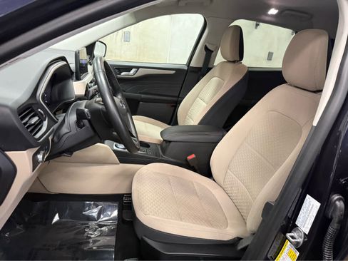 Used 2021 Ford Escape SE w/ Cold Weather Package AWD/4WD image 24