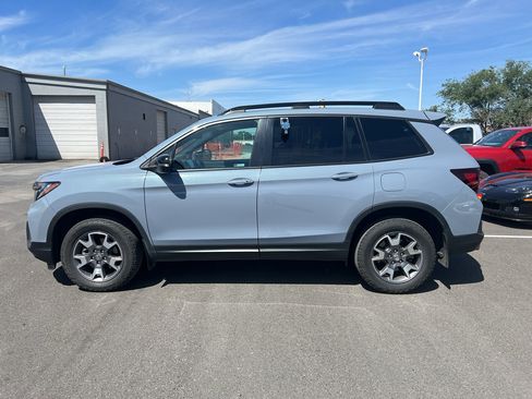 Used 2022 Honda Passport TrailSport image 9