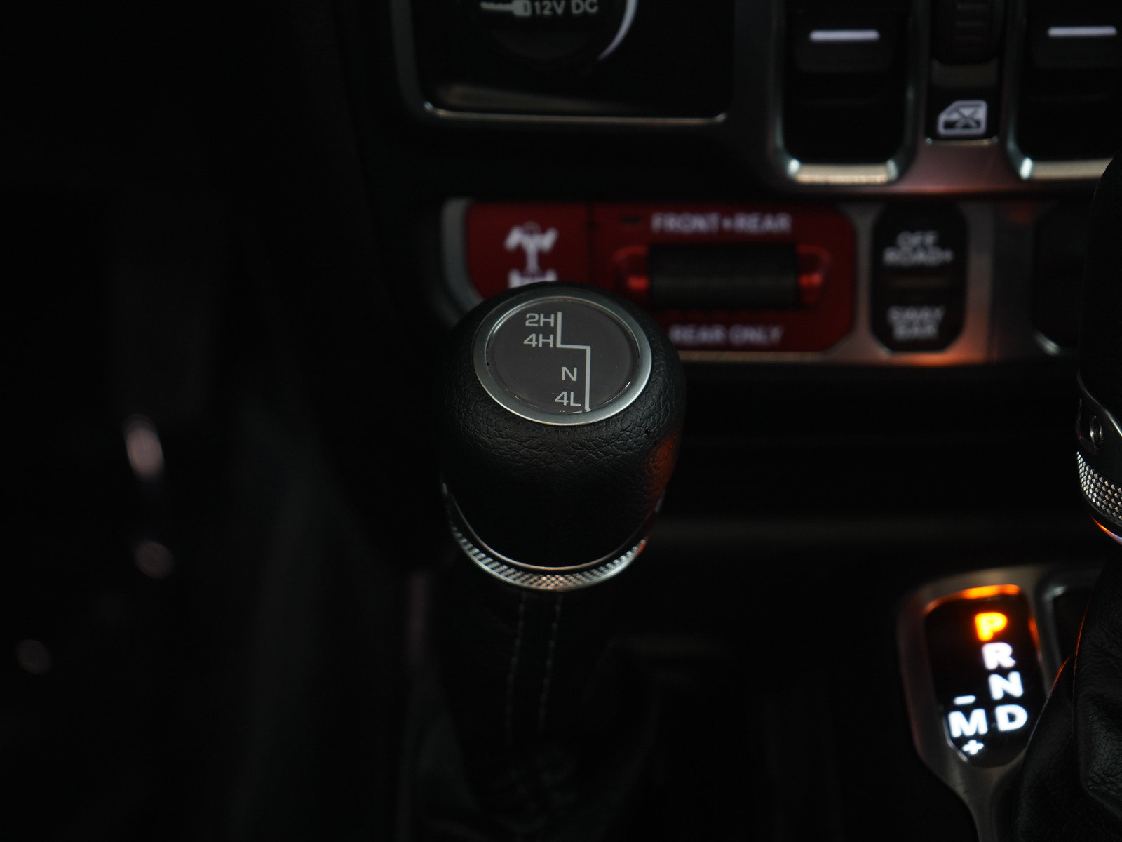 Used 2024 Jeep Wrangler Unlimited Rubicon w/ Convenience Group AWD/4WD image 20