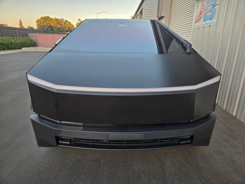 Used 2024 Tesla Cybertruck AWD Crew Cab image 15
