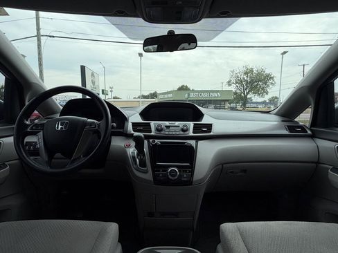 Used 2016 Honda Odyssey EX image 19