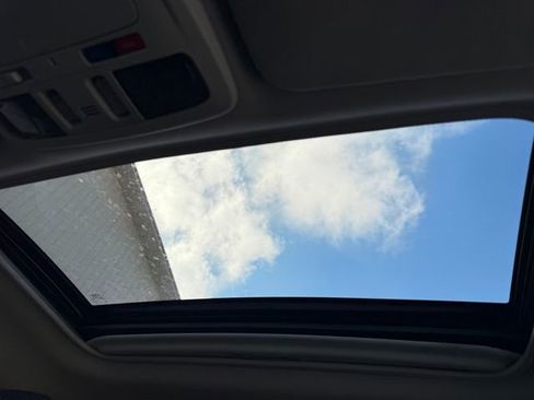 Used 2017 Subaru Outback 2.5i Premium image 13